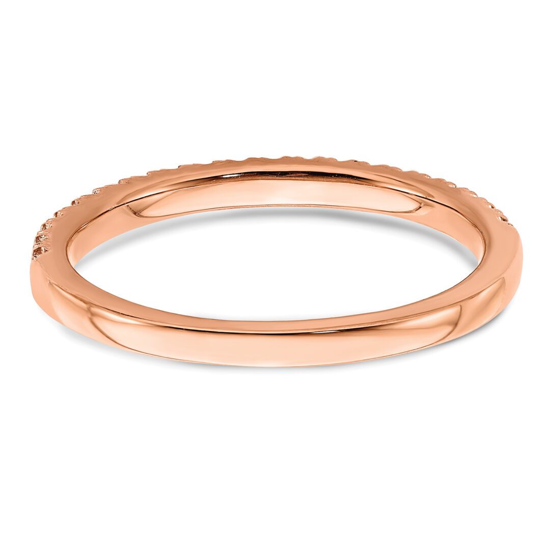 Sleek rose gold bangle with a smooth finish.